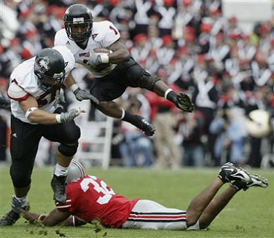 Wolfe Leaps over Ohio State Defense Wolfe Leaps over Ohio State Defense